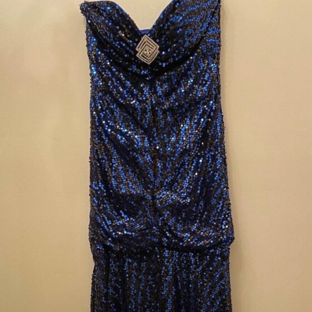 CINDY LONG PARTTY SEQUIN DRESS SIZE MEDIUM BLUE